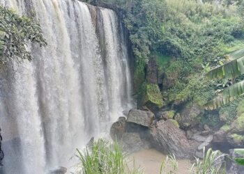 The Metche Waterfalls : The Metche Waterfalls are found in Mbouda Subdivision, in the Department of Bamboutos, in the West Region of Cameroon.
