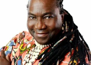 HOMMAGE A WES MADIKO : La voix continue d’inspirer