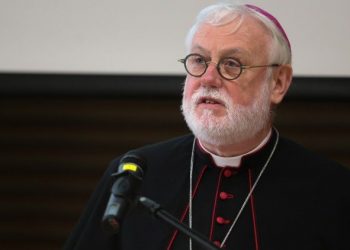 Diplomatie : Mgr Gallagher à l’UCAC