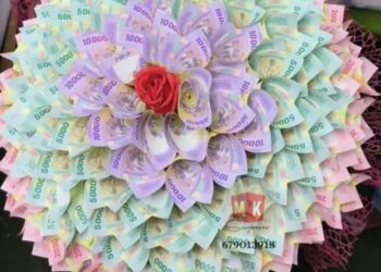Bouquets de billets de banque : une tendance qui séduit