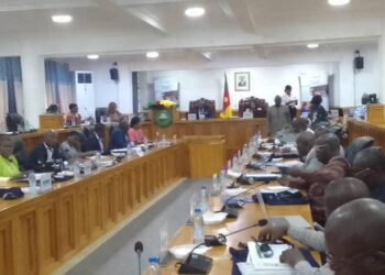 Des attentes en suspens : projet d’appui à l’enseignement secondaire (PADESCE)