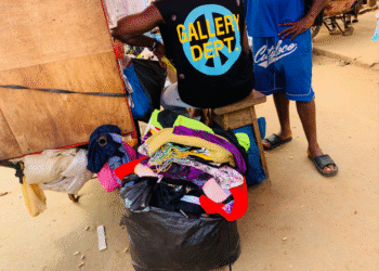 Sauvéteur : des marchands de vêtements