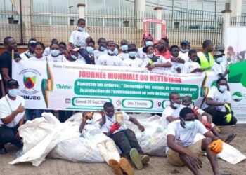 Yaounde clean town : Street Children Lead Effort on World Clean-up Day