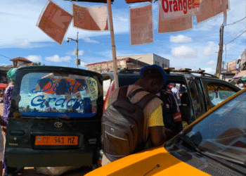 Callboxeurs ambulants : des revenus qui ne tiennent qu’à un fil