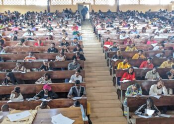 Concours-Esstic : plus de 900 candidats frappent aux portes