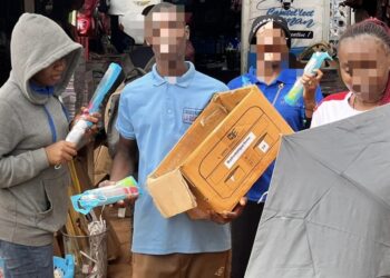 When clouds bring cash: umbrella sellers see sales boom