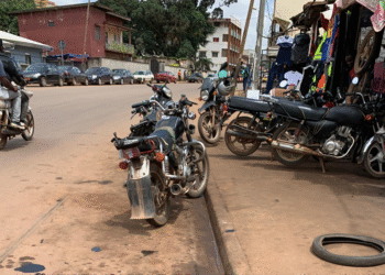 Mécaniciens de fortune : l’art de réparer avec les moyens du bord
