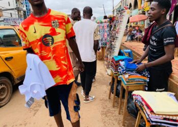 Vendeurs de t-shirt : quand le textile fait tourner les affaires