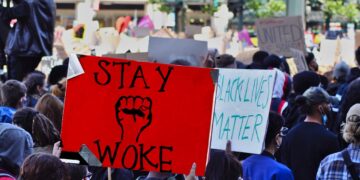 La « woke culture » : de l’éveil à la controverse